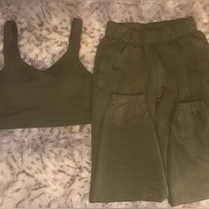 Aerie Offline Sports Bra + Jogger Set (S/XS) - Military Green - Brand New!